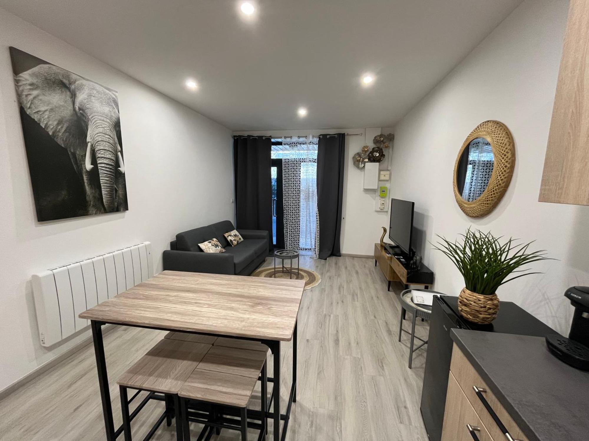 Le Mendes Apartment Evron Luaran gambar