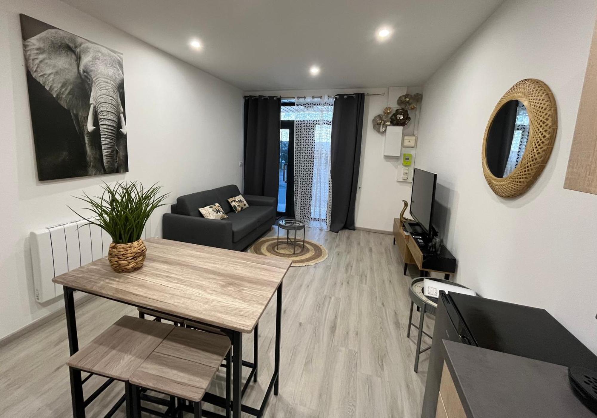 Le Mendes Apartment Evron Luaran gambar